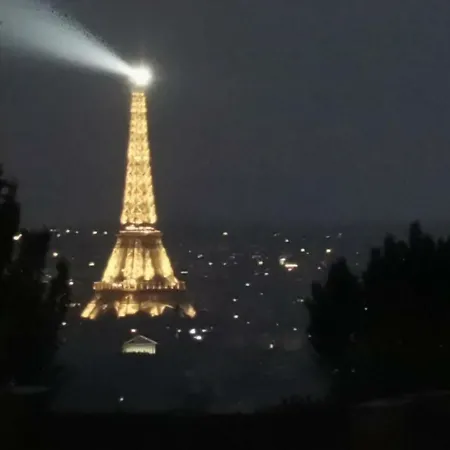 Charmant Famillial Vue Tour Eiffel Apartment *