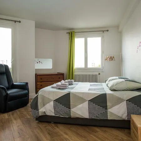 Apartment Charmant Famillial Vue Tour Eiffel Paris